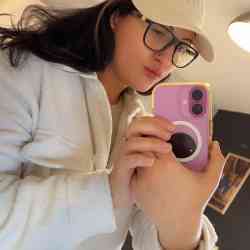 Single Greek woman in Toronto, Ontario, Canada