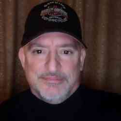 Single Greek man in Chicago, Illinois, United States