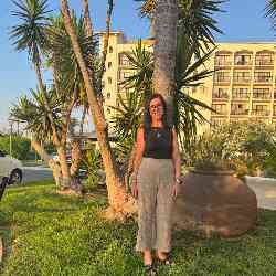 Single Greek woman in Dartford, England, United Kingdom