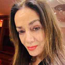 Single Greek woman in London, UK, United Kingdom