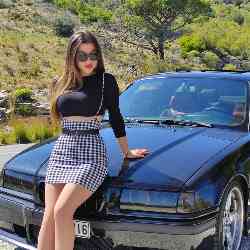 Single Greek woman in Pireas, Greece
