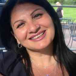 Single Greek woman in London, England, United Kingdom