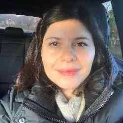 Single Greek woman in New York, New York, United States