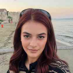 Single Greek woman in London, England, United Kingdom