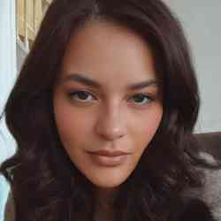 Single Greek woman in London, England, United Kingdom