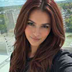 Single Greek woman in London, England, United Kingdom