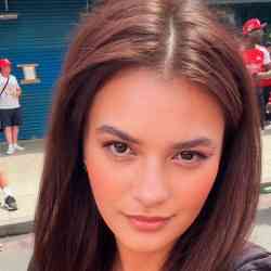 Single Greek woman in London, England, United Kingdom