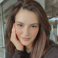 Single Greek woman in London, England, United Kingdom