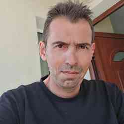 Single Greek man in Ioannina, Ελλάδα, Greece