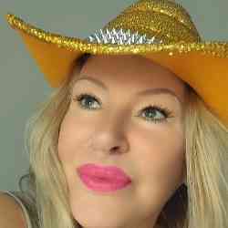 Single Greek woman in London, UK, United Kingdom