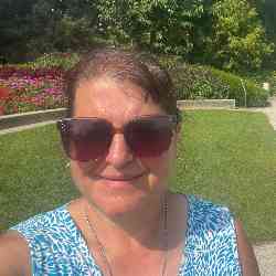 Single Greek woman in Toronto, Ontario, Canada