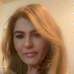 Single Greek woman in Los Angeles, CA, United States