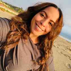 Single Greek woman in Chicago, IL, United States