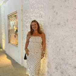 Single Greek woman in Chicago, IL, United States