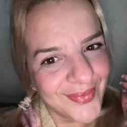 Single Greek woman in London, UK, United Kingdom