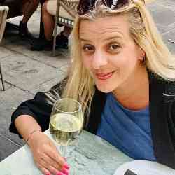 Single Greek woman in London, UK, United Kingdom