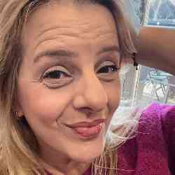 Single Greek woman in London, UK, United Kingdom