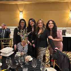 Single Greek woman in Chicago, IL, United States