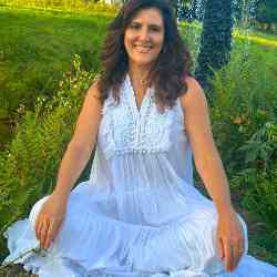 Single Greek woman in Los Angeles, CA, United States