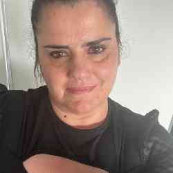 Single Greek woman in Deanside, VIC, Australia