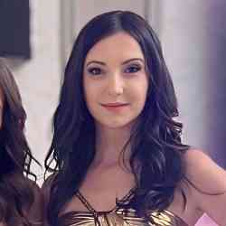 Single Greek woman in Los Angeles, CA, United States