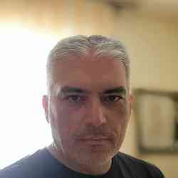 Single Greek man in Athens, Ελλάδα, Greece