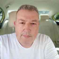 Single Greek man in Athens, Ελλάδα, Greece