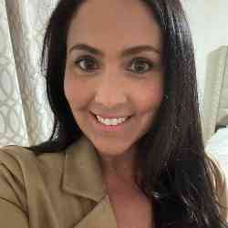 Single Greek woman in Larchmont, NY, United States