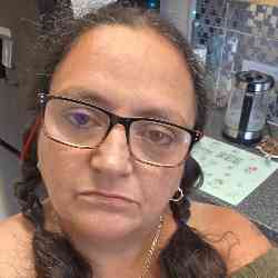 Single Greek woman in Norwich, UK, United Kingdom