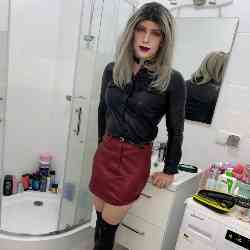 Single Greek woman in New York, NY, United States