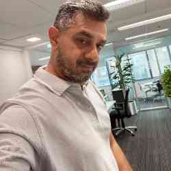 Single Greek man in Athens, Ελλάδα, Greece