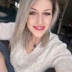 Single Greek woman in Montreal, QC, Canada