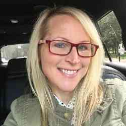 Single Greek woman in Boston, MA, United States