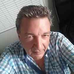 Single Greek man in Patras, Ελλάδα, Greece