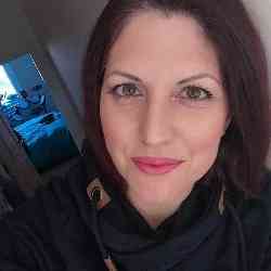 Single Greek woman in Kenilworth, UK, United Kingdom