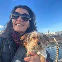 Single Greek woman in Edmonton, AB, Canada