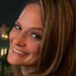 Single Greek woman in Chicago, IL, United States