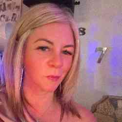 Single Greek woman in Argostolion, Greece, Greece