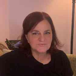 Single Greek woman in New York, NY, United States