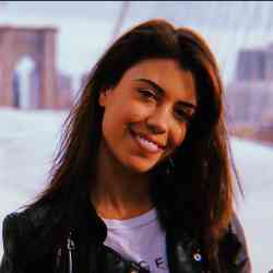 Single Greek woman in New York, NY, United States