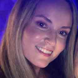 Single Greek woman in Toronto, ON, Canada