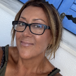 Single Greek woman in Melbourne, VIC, Australia