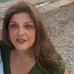 Single Greek woman in NYC, NY, United States