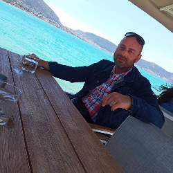 Single Greek man in Νήσοι, Νήσοι, Greece