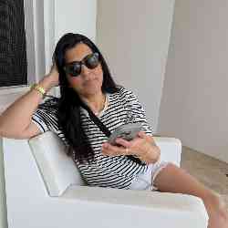 Single Greek woman in New York, NY, United States