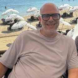 Single Greek man in Enfield, England, United Kingdom