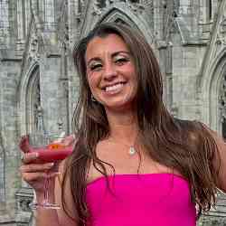 Single Greek woman in New York, NY, United States