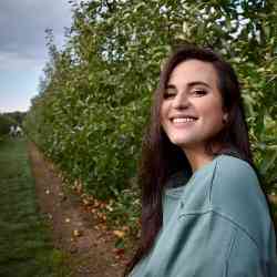 Single Greek woman in New York, NY, United States