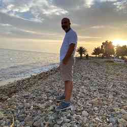 Single Greek man in Düsseldorf, Deutschland, Germany