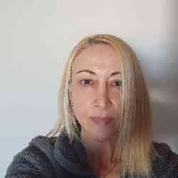 Single Greek woman in Λιβάδια, Λάρνακα, Cyprus